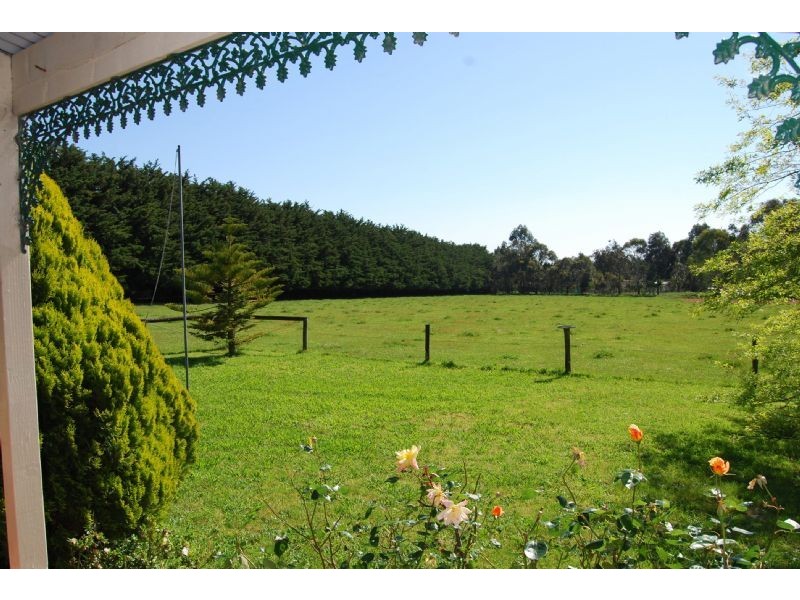 Wattle Bank VIC 3995