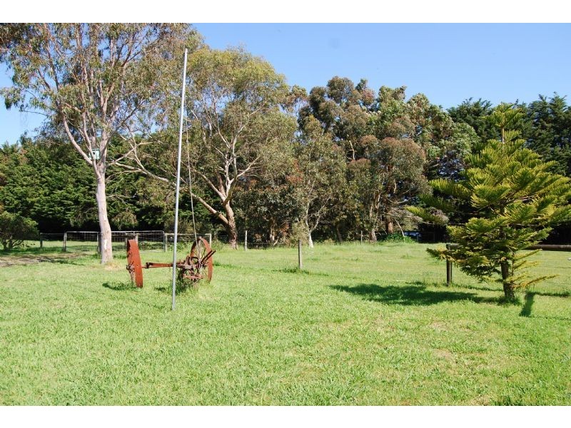 Wattle Bank VIC 3995