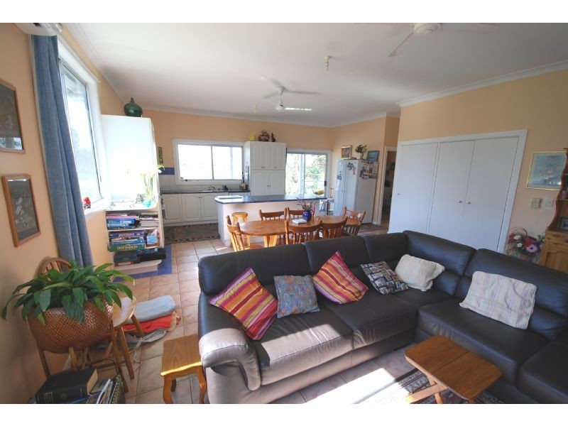 Wattle Bank VIC 3995