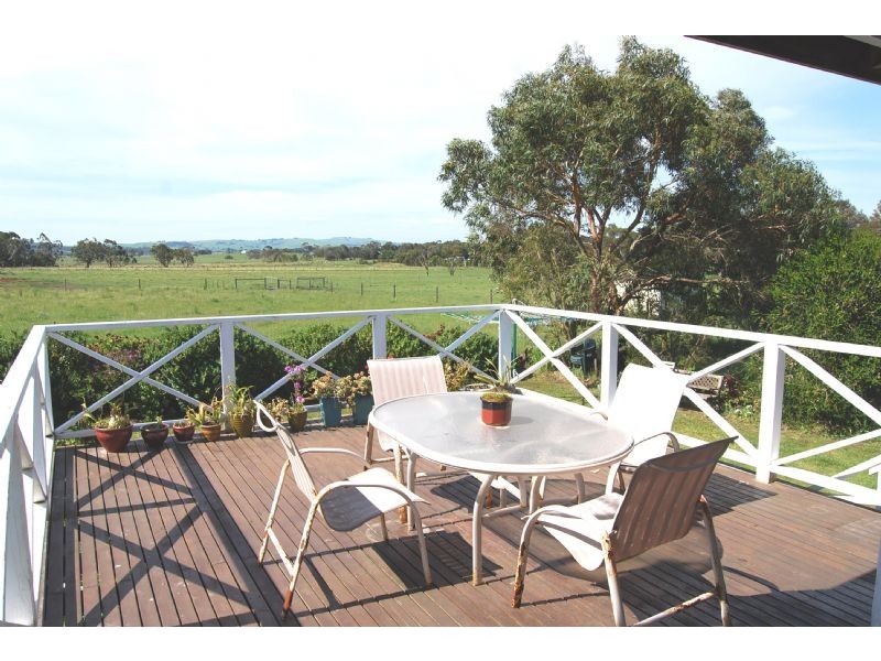 Wattle Bank VIC 3995