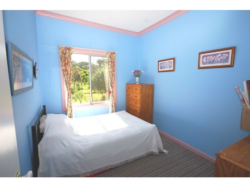Wattle Bank VIC 3995