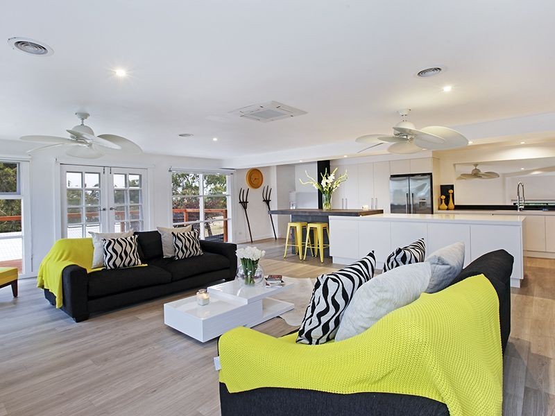 2 Edgecombe Street, Hamlyn Heights VIC 3215