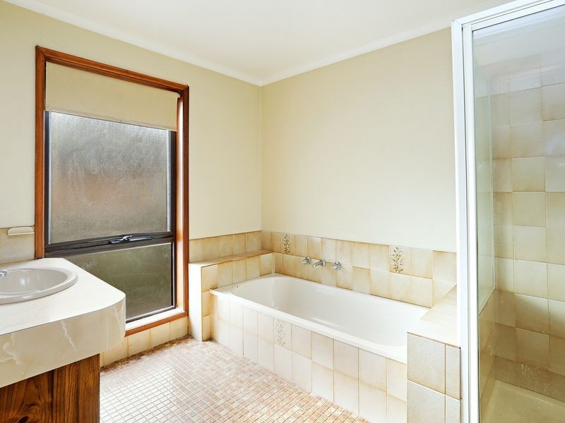 80 Barrabool Road, Highton VIC 3216