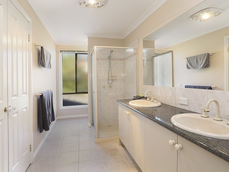 4 Alamo Close, Highton VIC 3216