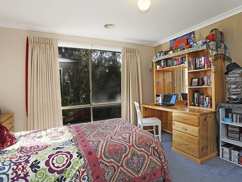 4 Alamo Close, Highton VIC 3216