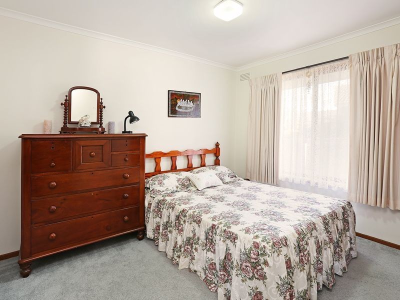 9 Polwarth Crescent, Belmont VIC 3216