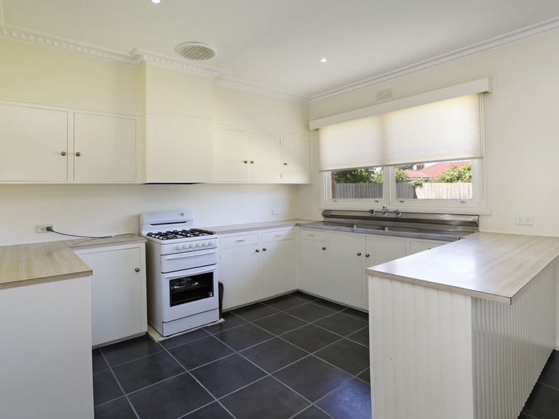 13 Glengarwyn Road, Leopold VIC 3224