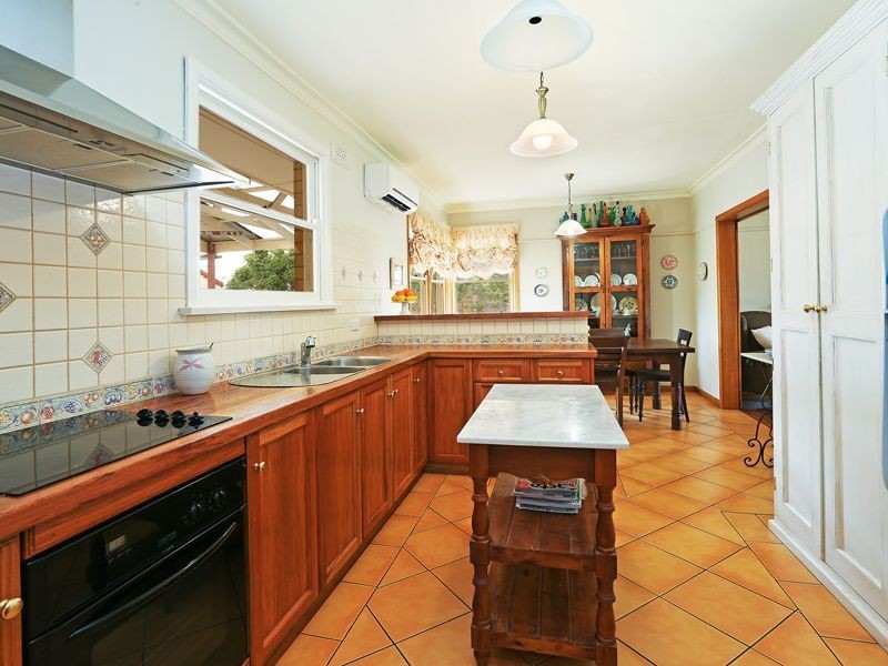 32 Porter Avenue, Highton VIC 3216