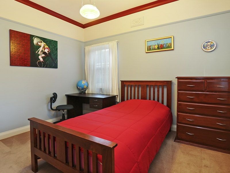 13 Collins Street, Belmont VIC 3216