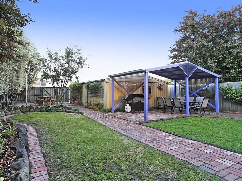 13 Collins Street, Belmont VIC 3216