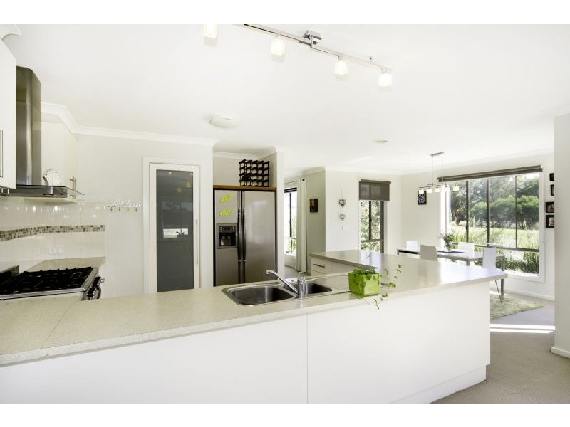 7 Helms Street, Newcomb VIC 3219