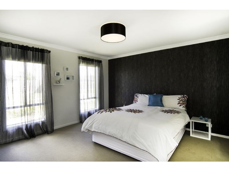 7 Helms Street, Newcomb VIC 3219