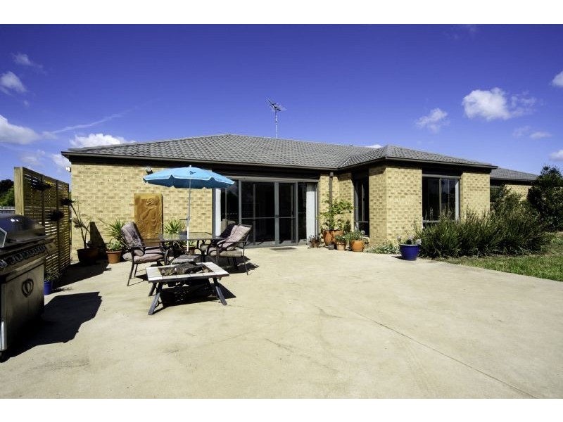 7 Helms Street, Newcomb VIC 3219