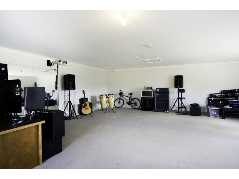 7 Helms Street, Newcomb VIC 3219