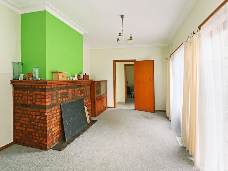 8 Roncliffe Road, Highton VIC 3216