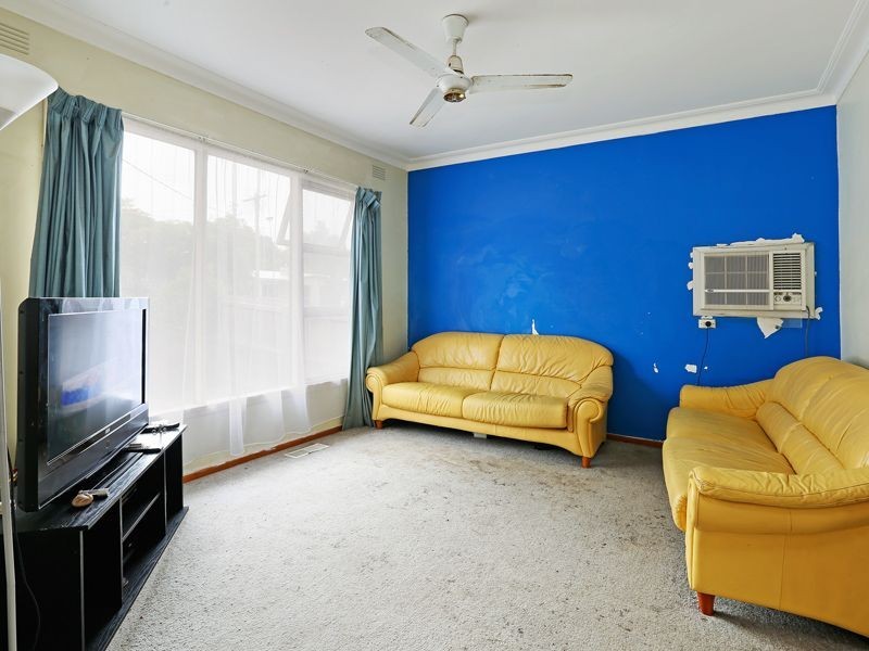 8 Roncliffe Road, Highton VIC 3216