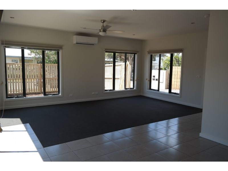 1/5 Patern Street, Highton VIC 3216