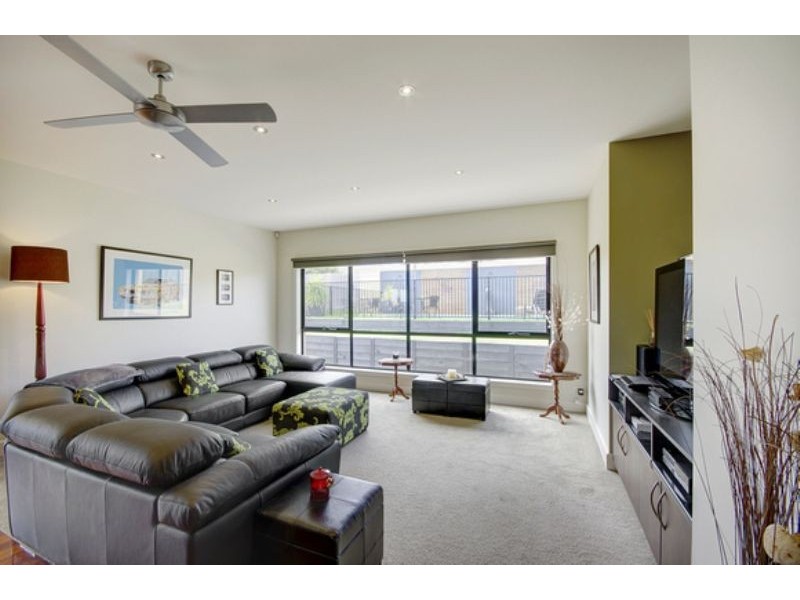 35 Wallaroo Way, Highton VIC 3216