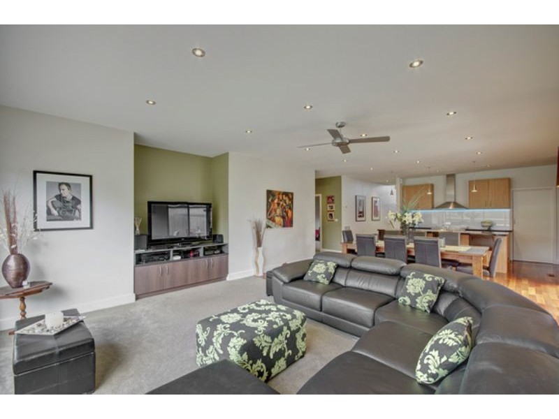 35 Wallaroo Way, Highton VIC 3216