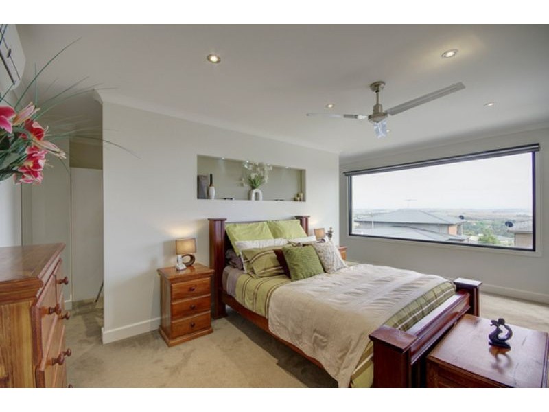 35 Wallaroo Way, Highton VIC 3216