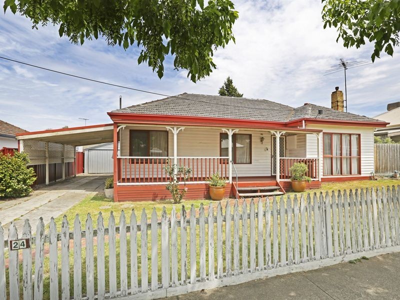 24 Wyuna Parade, Belmont VIC 3216