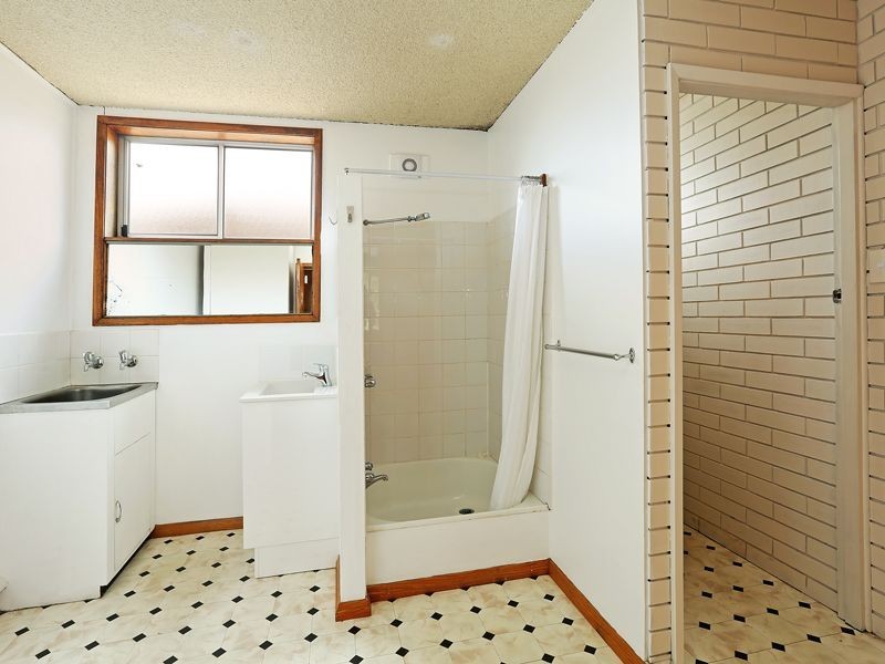 2/24 North Valley Road, Highton VIC 3216