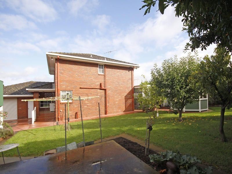 16 Mulquiney Crescent, Highton VIC 3216