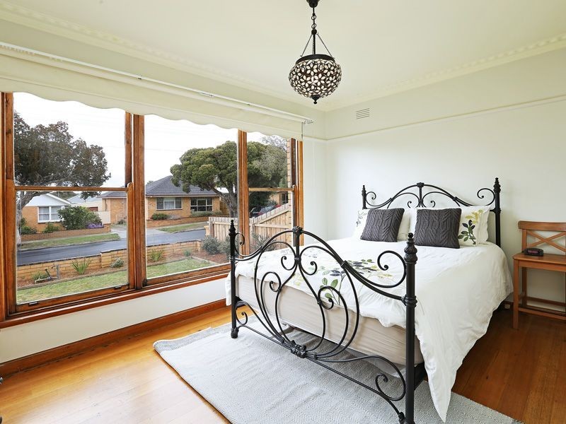 32 Porter Avenue, Highton VIC 3216