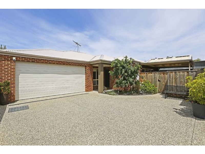 2/19 Lloyd Street, Belmont VIC 3216