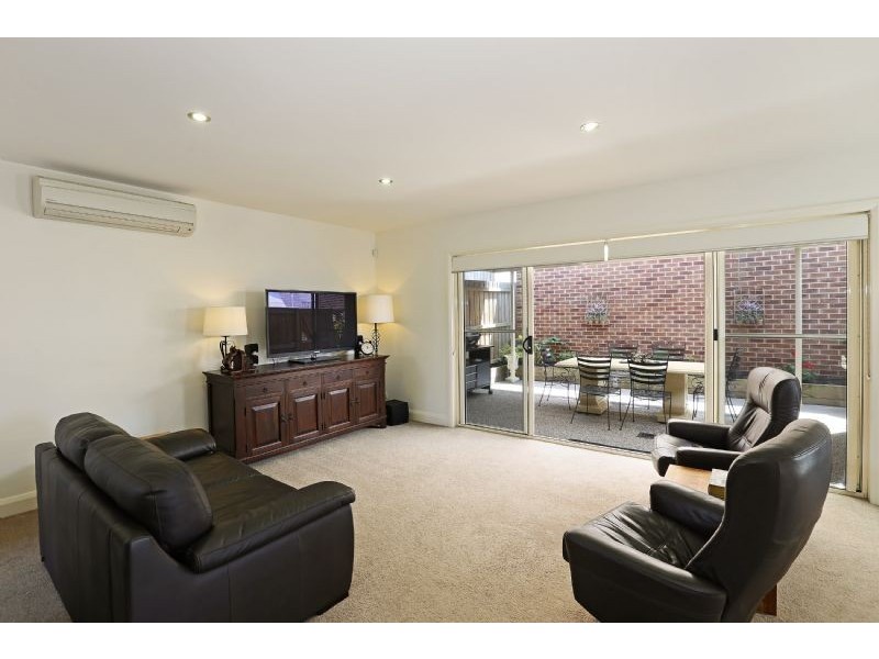 2/19 Lloyd Street, Belmont VIC 3216