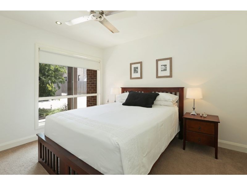 2/19 Lloyd Street, Belmont VIC 3216