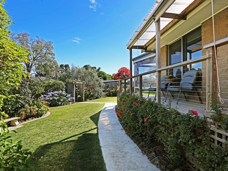 41 Moreton Bay Drive, Highton VIC 3216