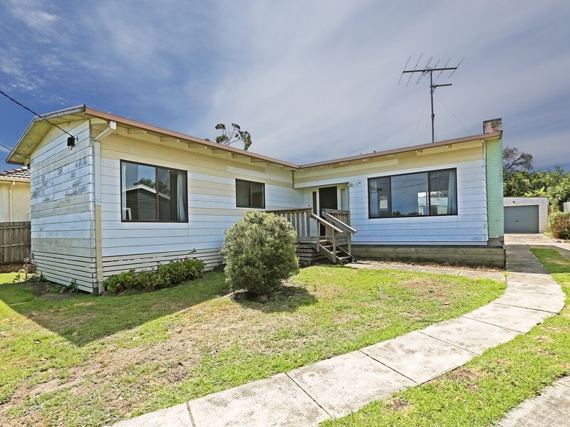 114 Settlement Road, Belmont VIC 3216