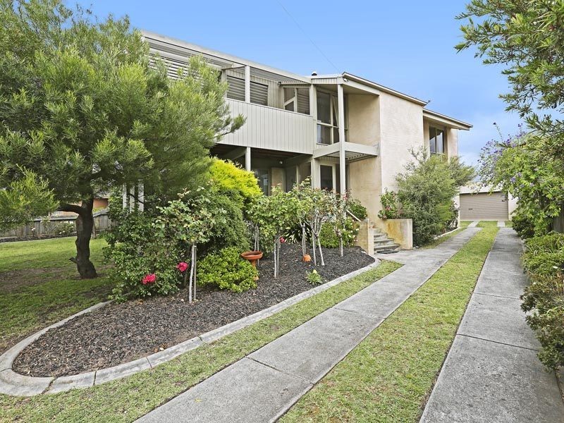 16 Amoore Avenue, Highton VIC 3216