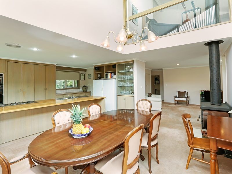 16 Amoore Avenue, Highton VIC 3216