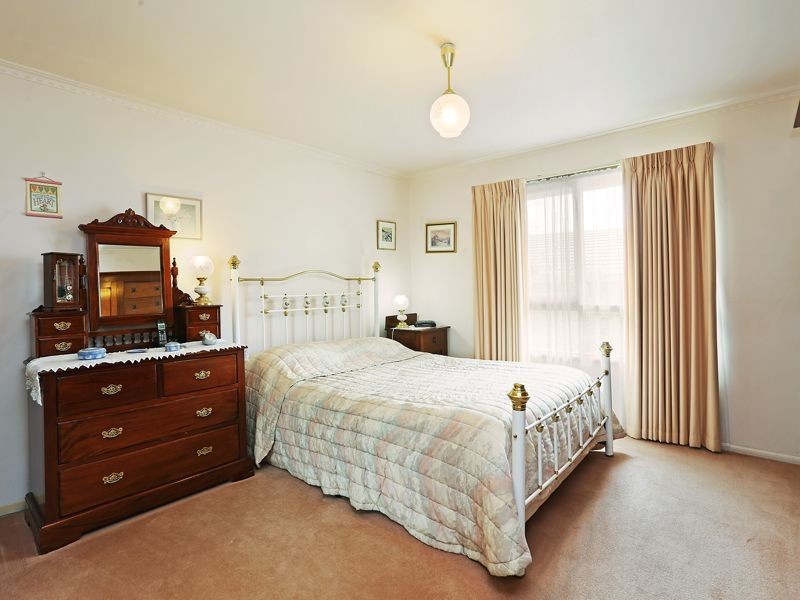 16 Amoore Avenue, Highton VIC 3216