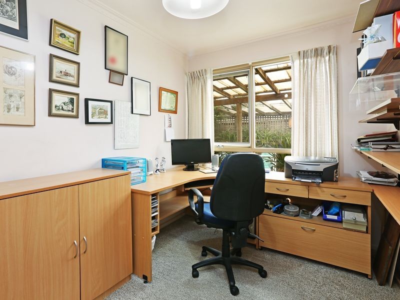 16 Amoore Avenue, Highton VIC 3216