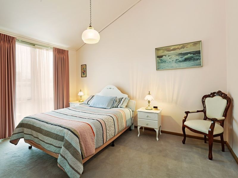 16 Amoore Avenue, Highton VIC 3216