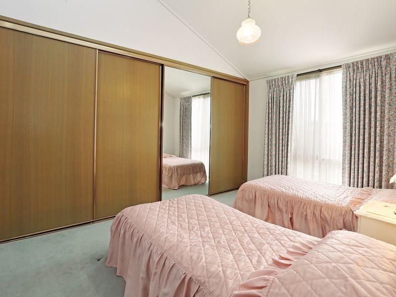 16 Amoore Avenue, Highton VIC 3216