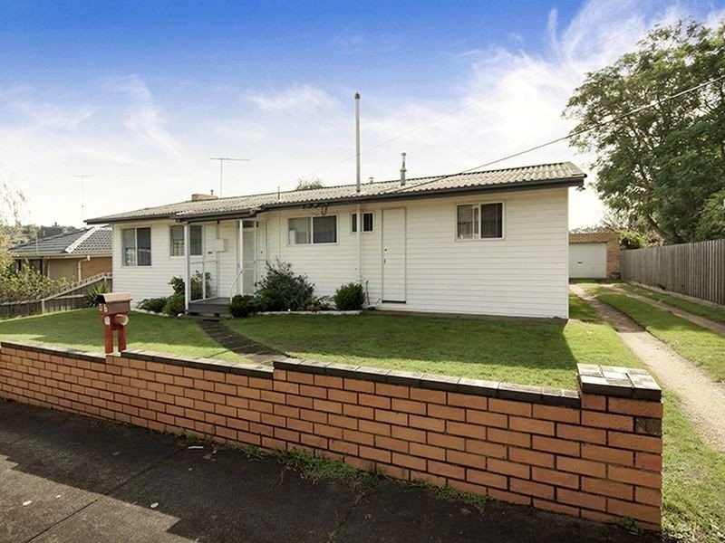 6 Tiverton Street, Belmont VIC 3216