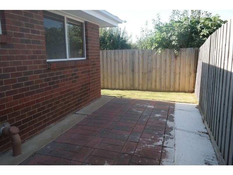 2/2-4 Jenolan Avenue, Grovedale VIC 3216