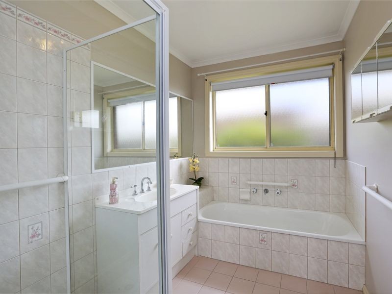 1/33 Broughton Drive, Highton VIC 3216