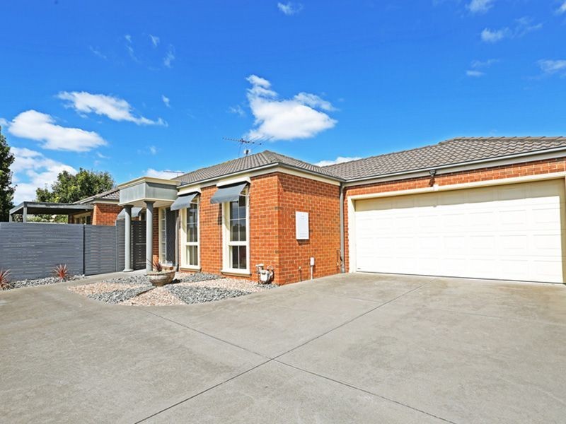 35 Augustine Drive, Highton VIC 3216
