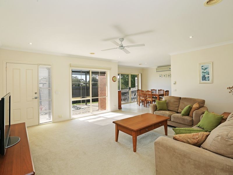 35 Augustine Drive, Highton VIC 3216