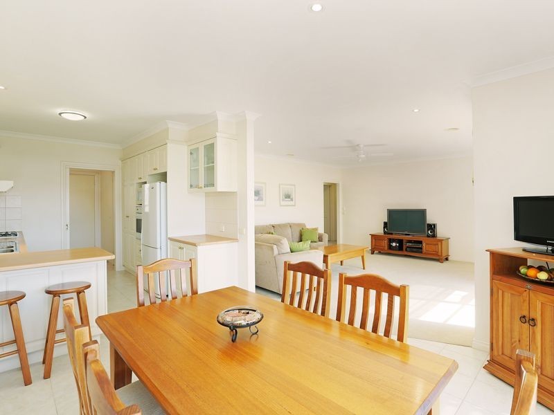 35 Augustine Drive, Highton VIC 3216