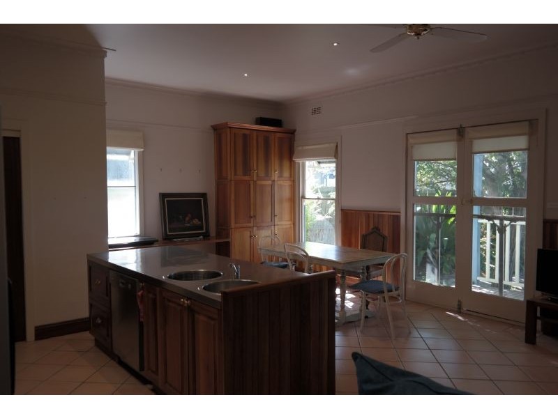 8 Roxby Street, Manifold Heights VIC 3218