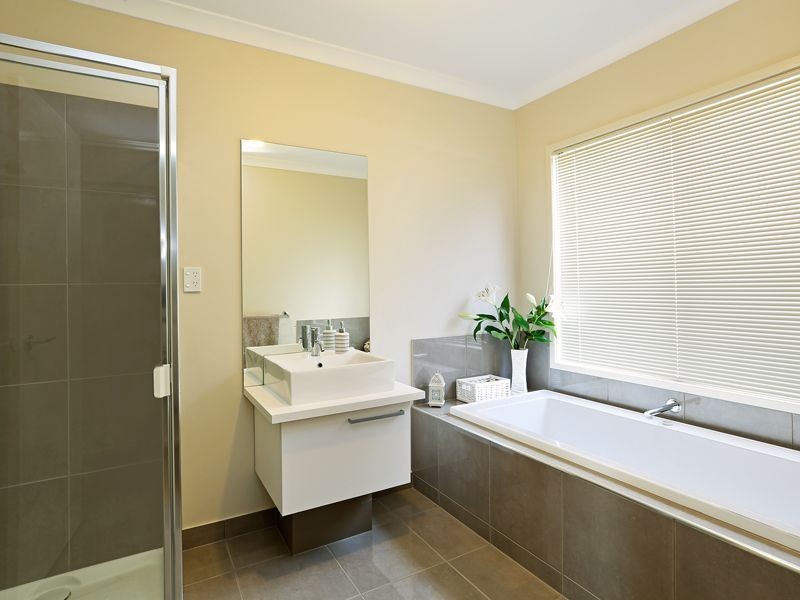 9-11 Diaz Drive, Grovedale VIC 3216