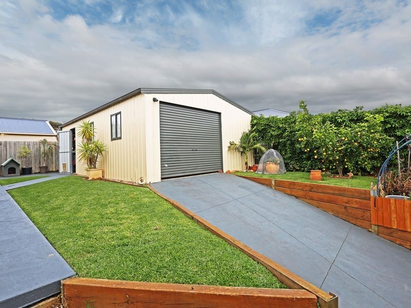 9-11 Diaz Drive, Grovedale VIC 3216