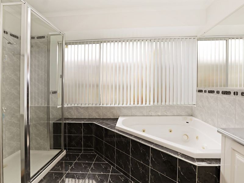 23 Highland Way, Leopold VIC 3224