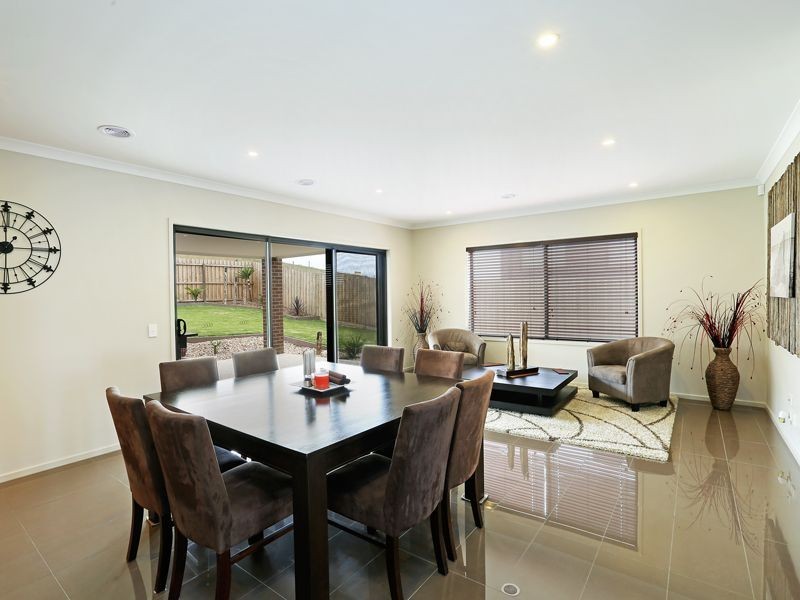 12 Woolondoon Drive, Highton VIC 3216